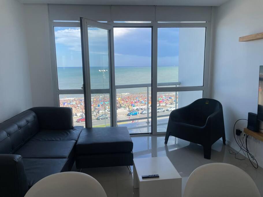 Frente Al Mar. Platinum 1-5A
