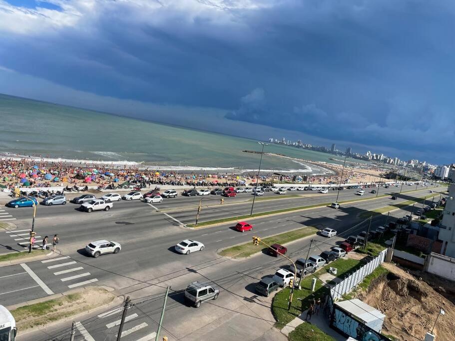 Frente Al Mar. Platinum 1-5A