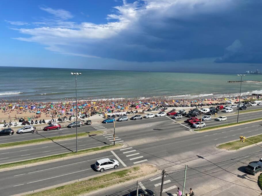 Frente Al Mar. Platinum 1-5A
