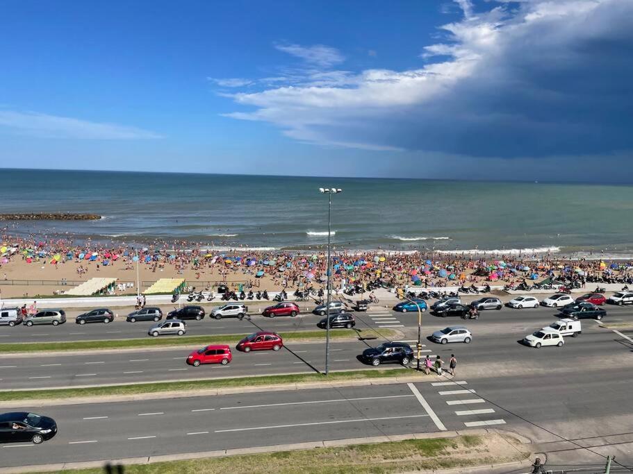 Frente Al Mar. Platinum 1-5A