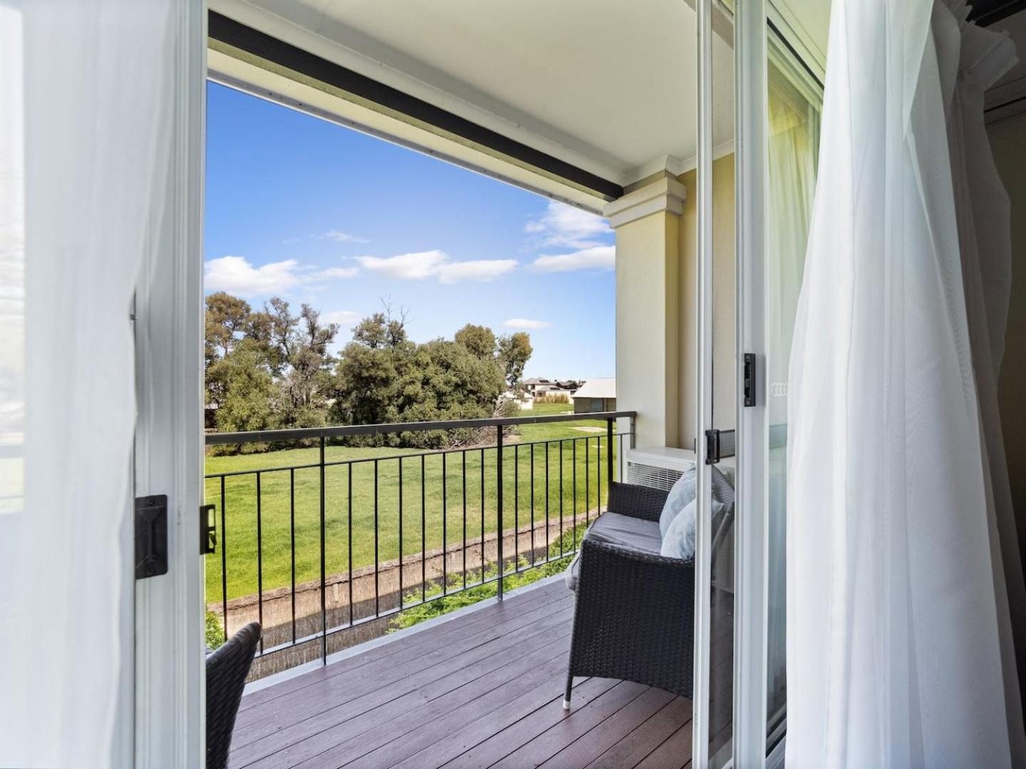 Self Contained Resort Apartment 2pax