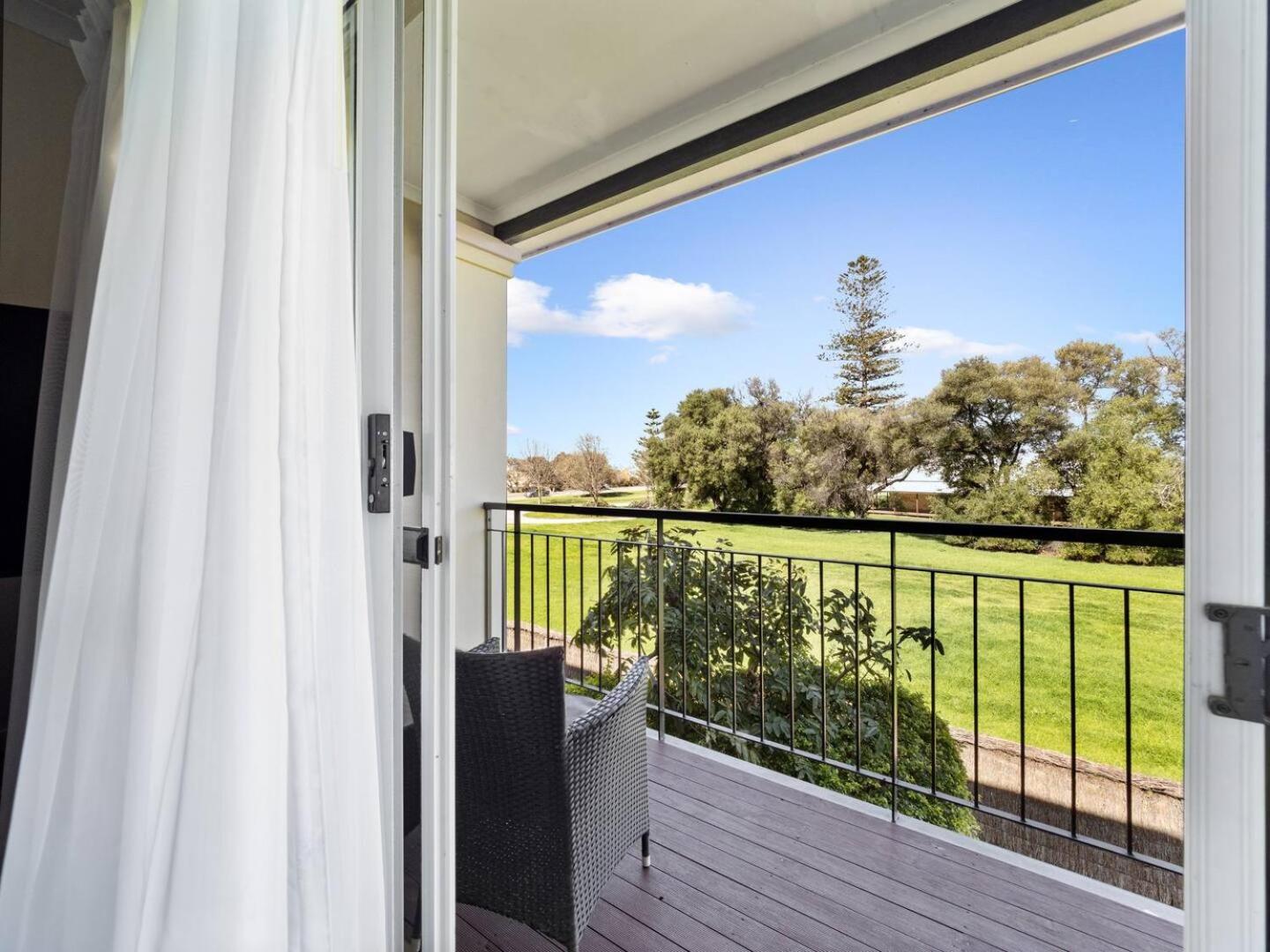 Self Contained Resort Apartment 2pax