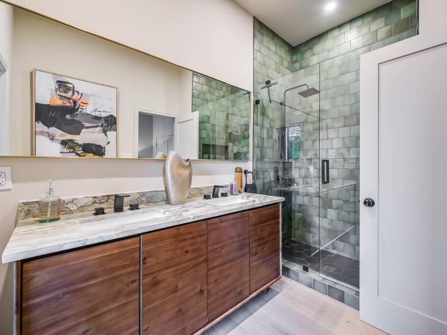 Austin 4 Bedroom Designer Pool Home view 2