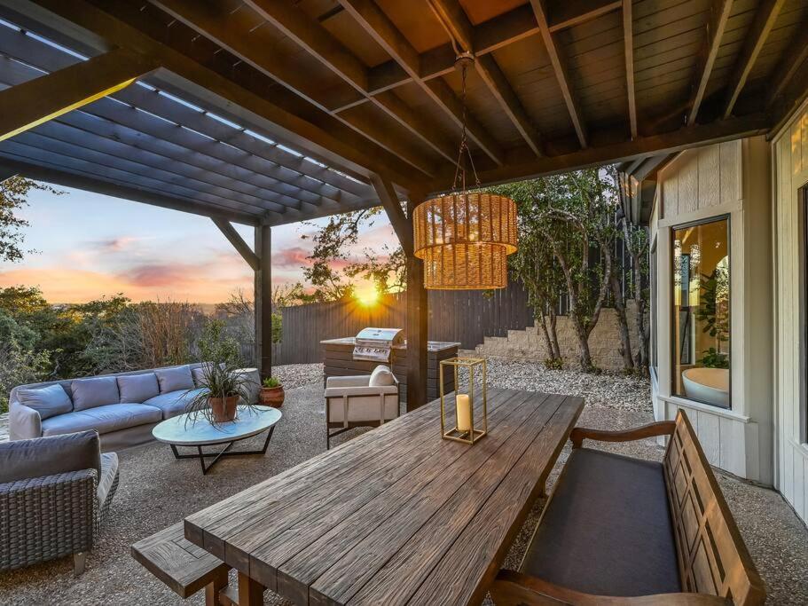 Austin 4 Bedroom Designer Pool Home view 5