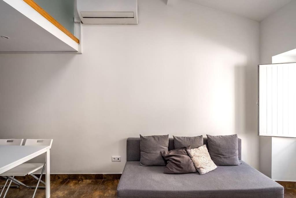 Loft in Graça with AC on Ground Floor by Lisbeyond view 3