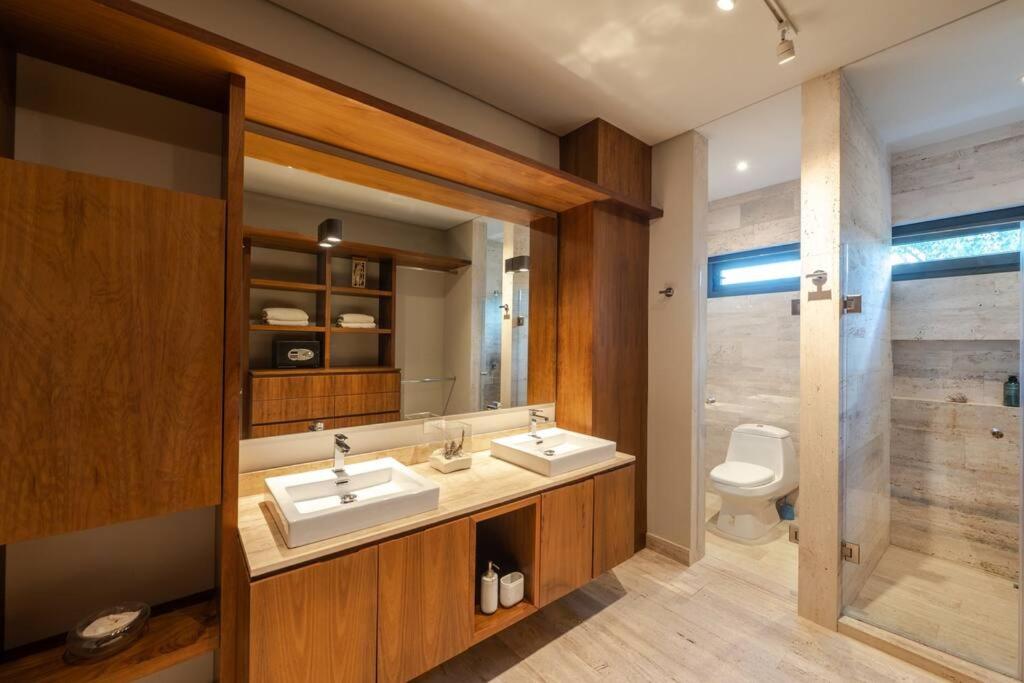 New 2 BD condo with private balcony view 2