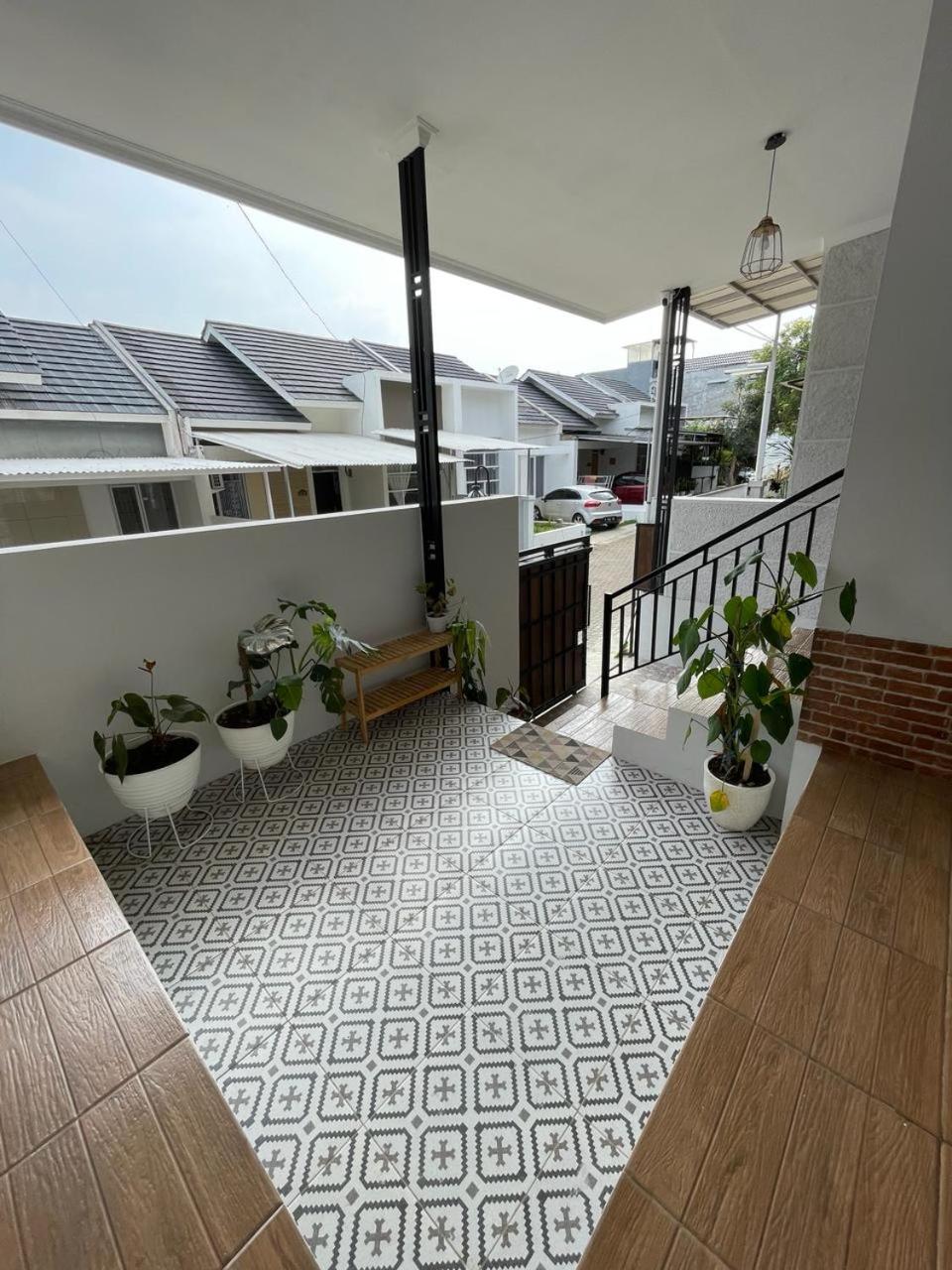 Clamitan House