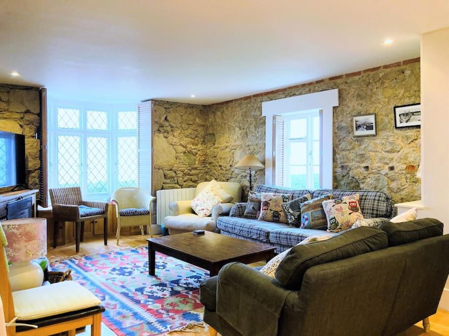 The Old Boat House, Seaview - Charming historic seafront 3 x bedroom cottage with separate 2 x bedroom annexe view 4