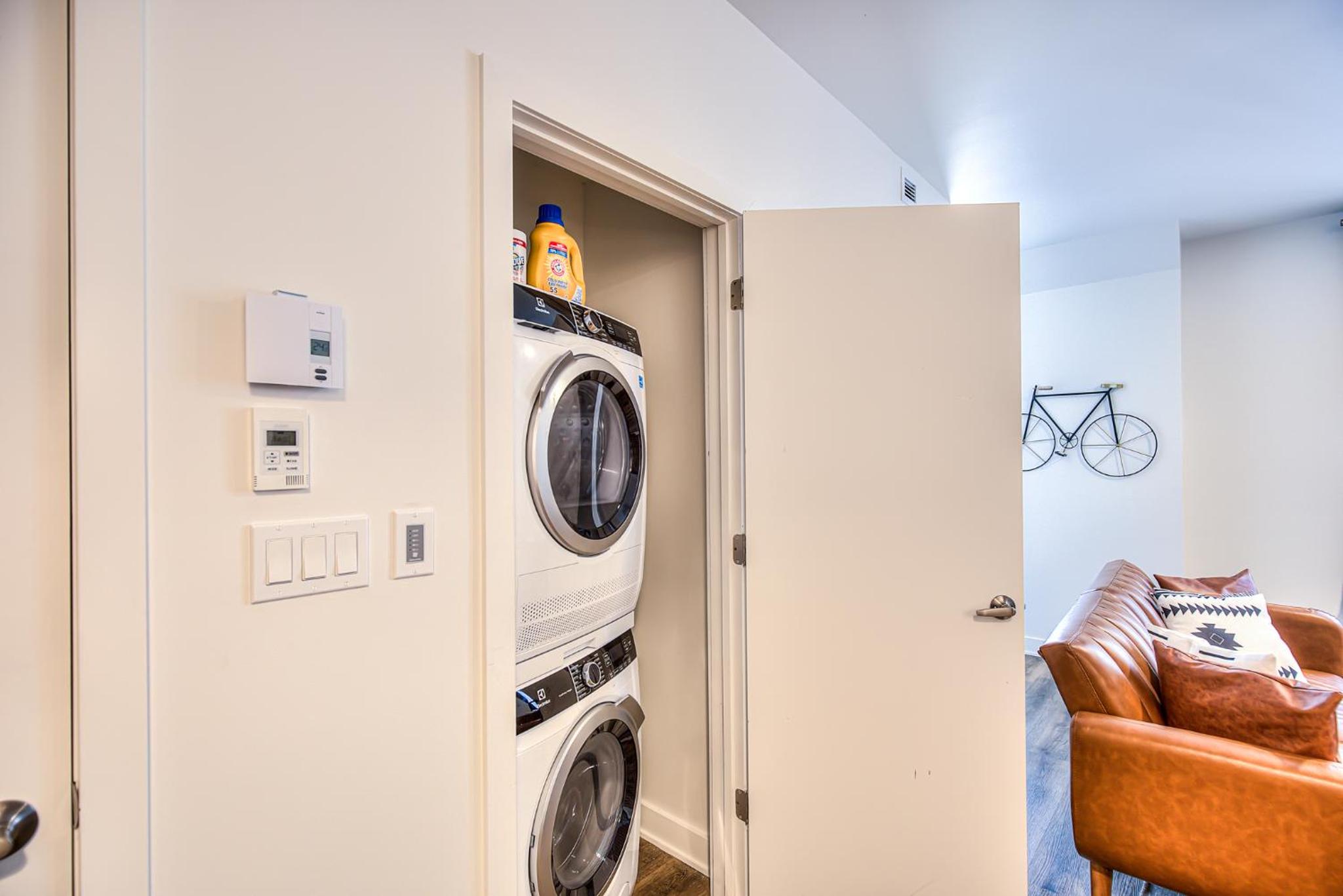 2Br+Gym for VIP Corporate & Students Downtown MTL
