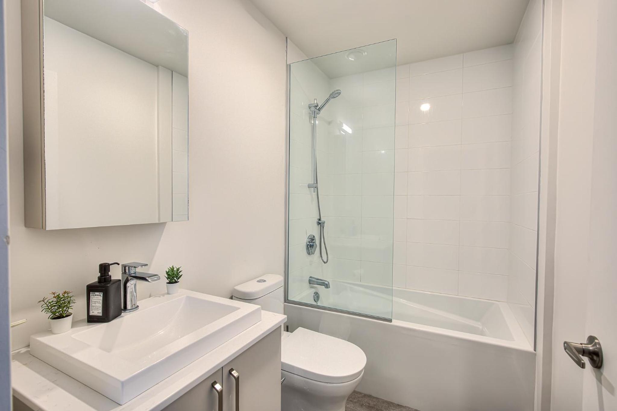 2Br+Gym for VIP Corporate & Students Downtown MTL
