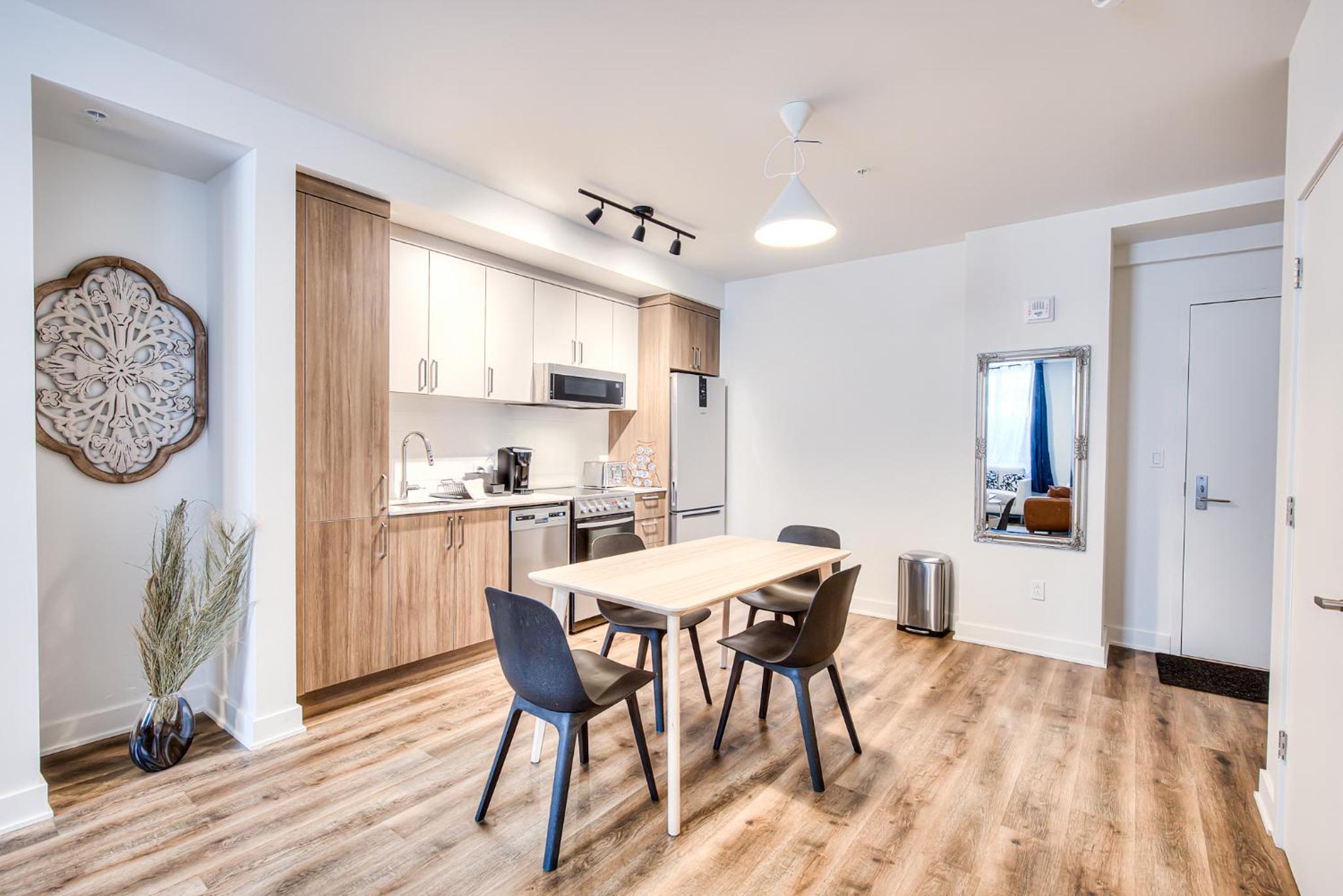 2Br+Gym for VIP Corporate & Students Downtown MTL