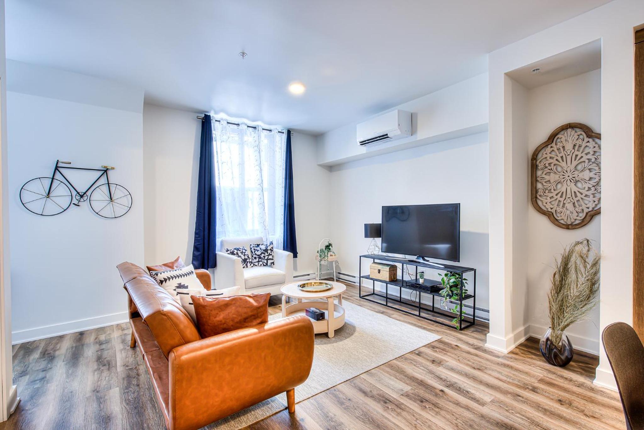 2Br+Gym for VIP Corporate & Students Downtown MTL