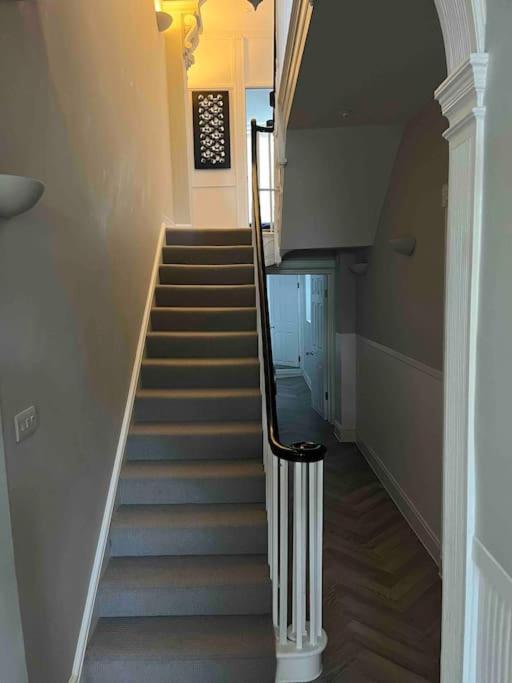 3 The Steyne - Stunning 5 Storey Georgian house with cinema room, photo 2