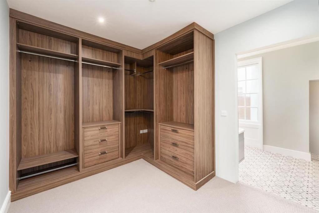 3 The Steyne - Stunning 5 Storey Georgian house with cinema room