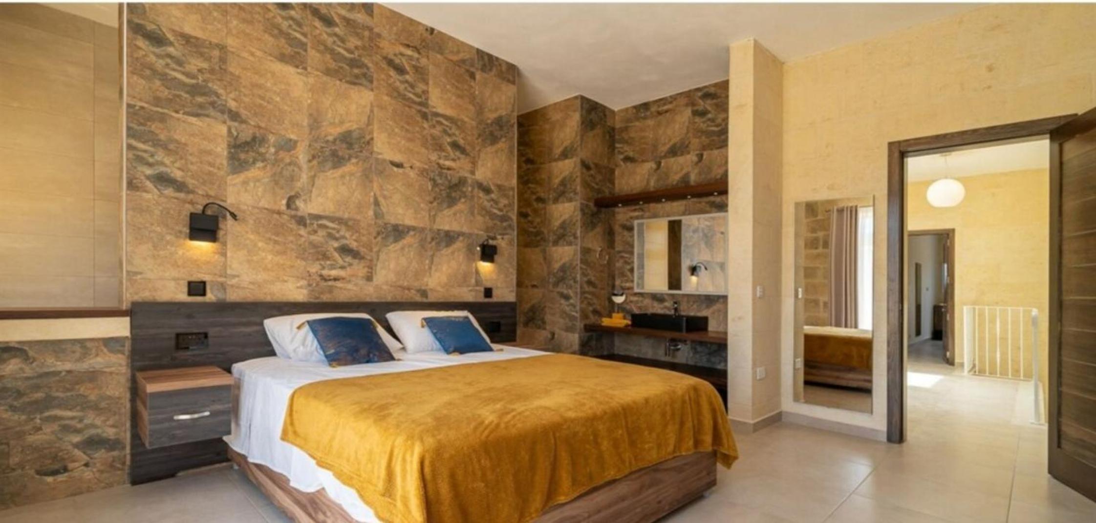 Ta Spiru House of Character with heated indoor pool