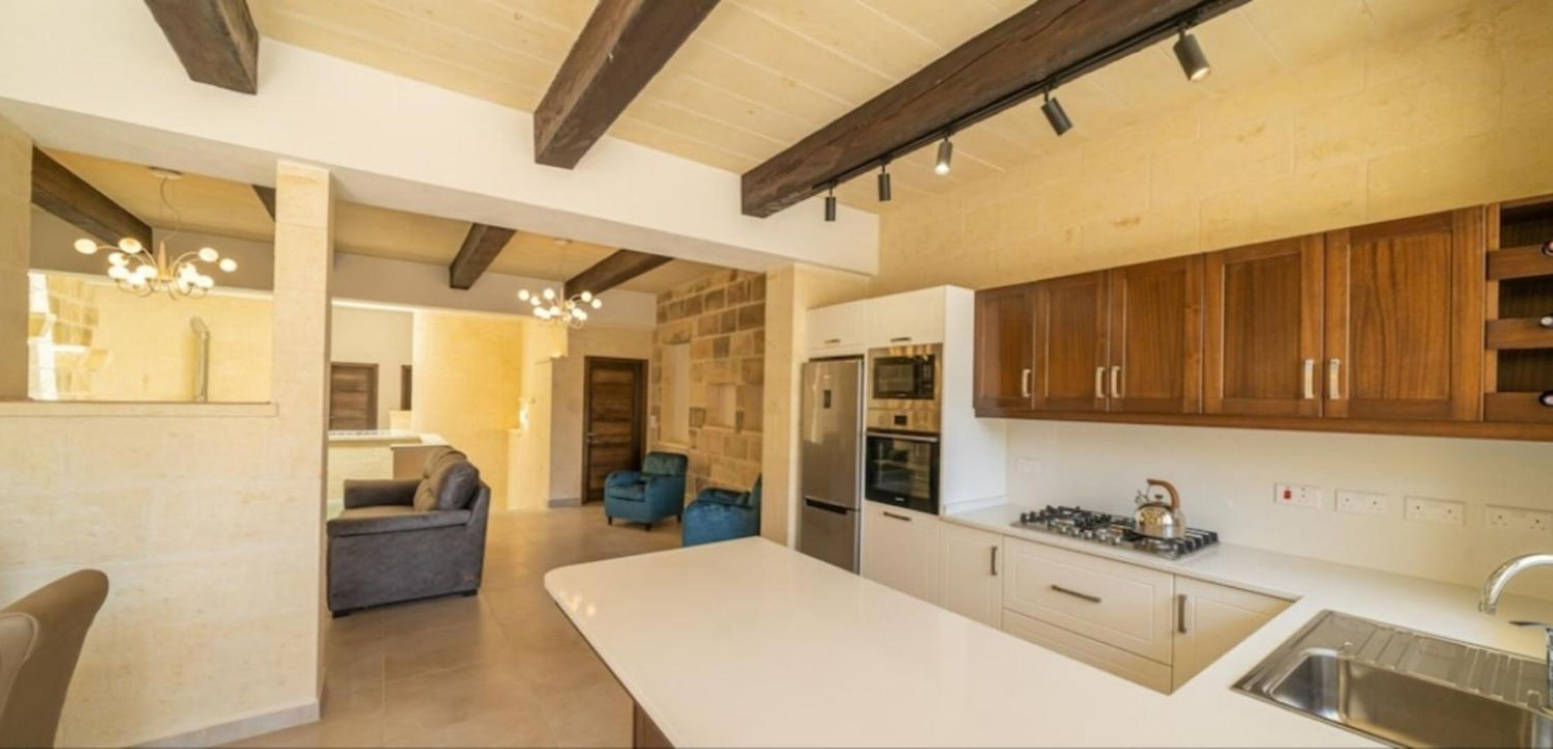 Ta Spiru House of Character with heated indoor pool