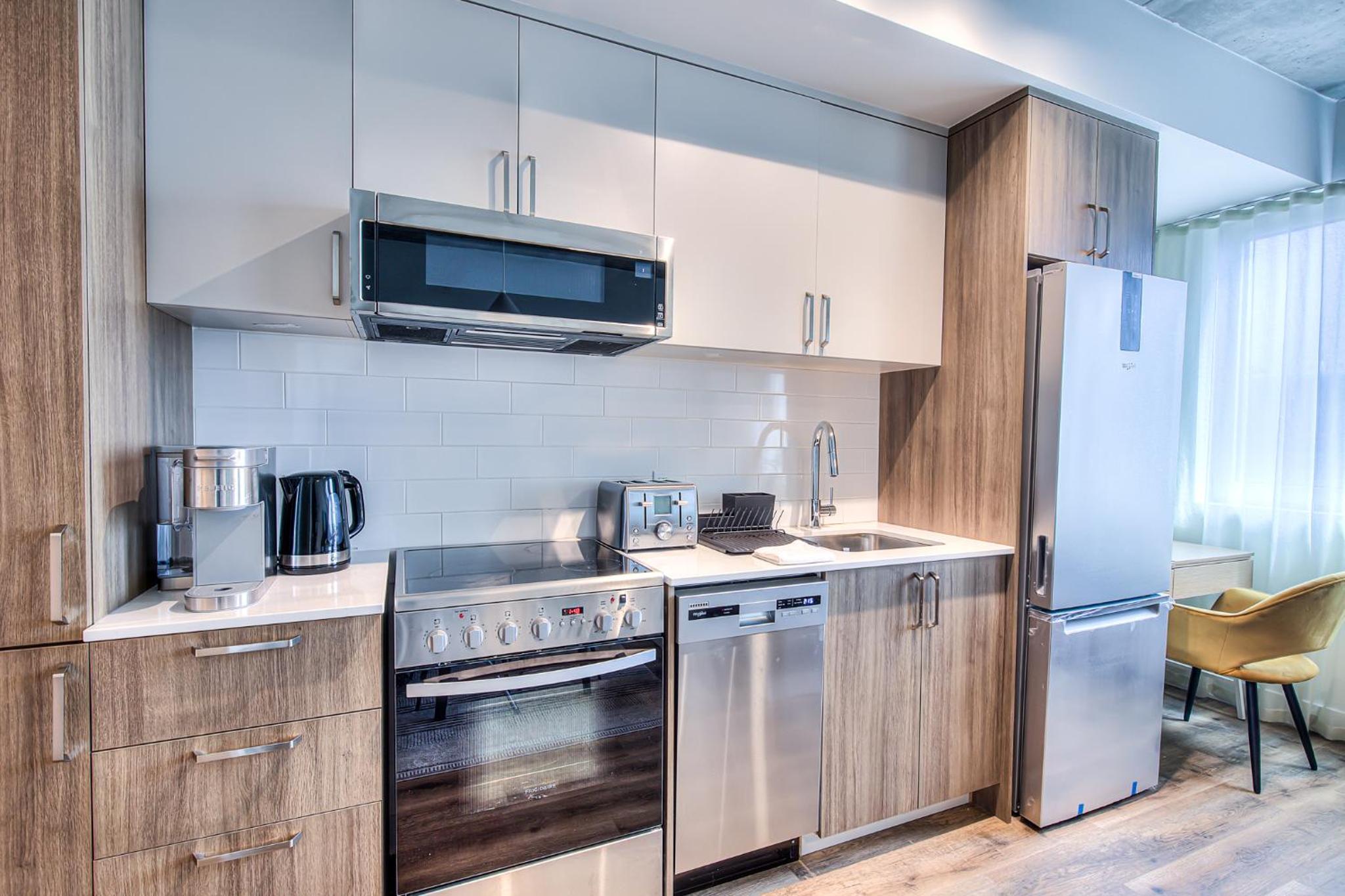 2Br+Gym for VIP Corporate & Students Downtown MTL