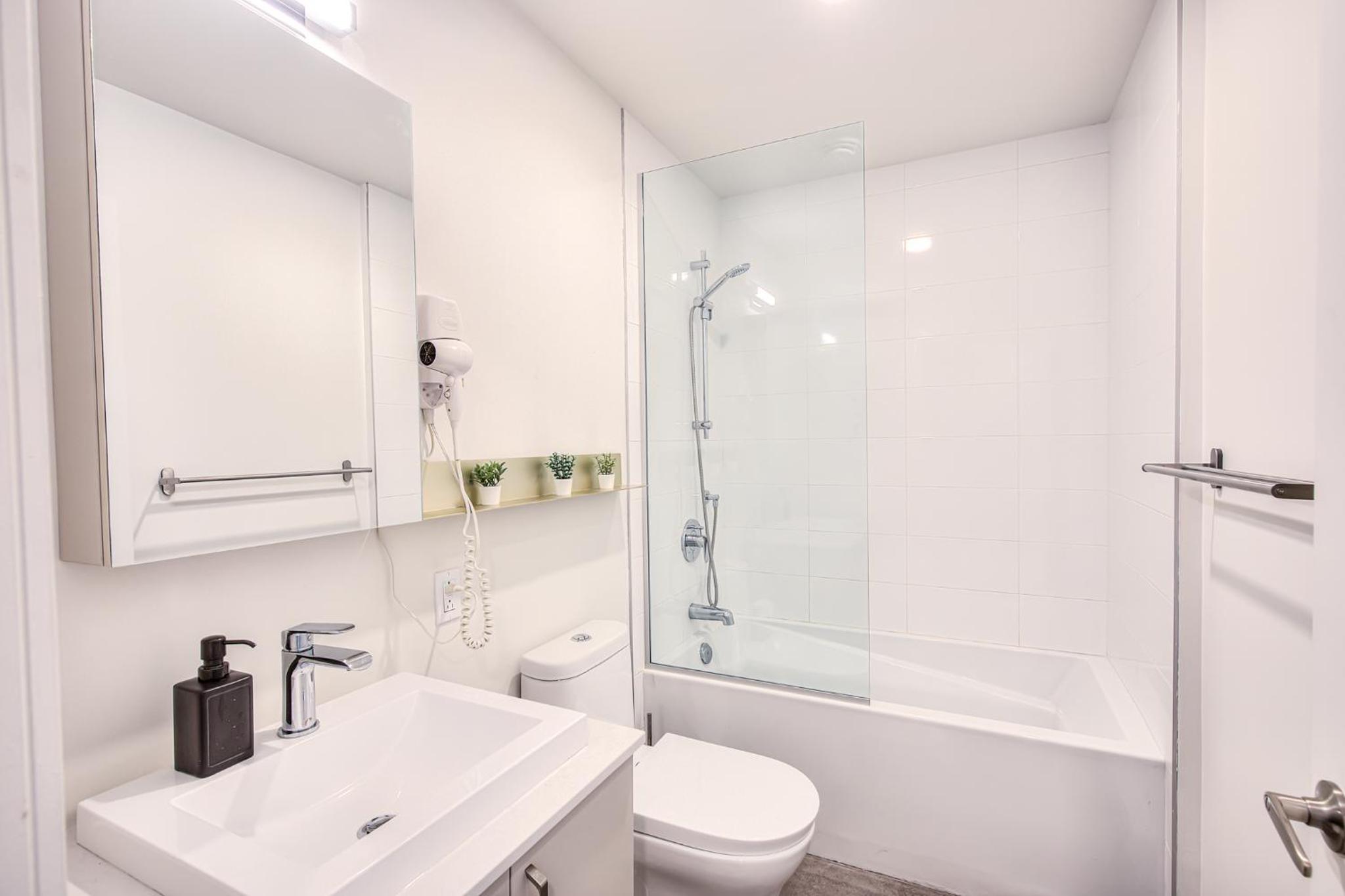 2Br+Gym for VIP Corporate & Students Downtown MTL