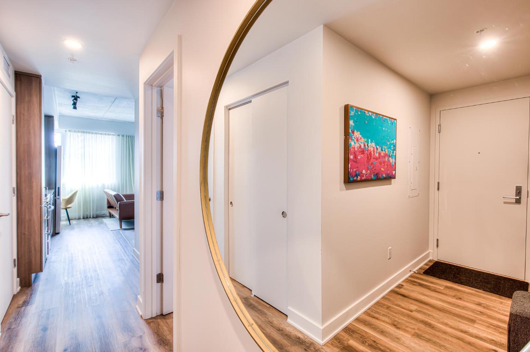 2Br+Gym for VIP Corporate & Students Downtown MTL