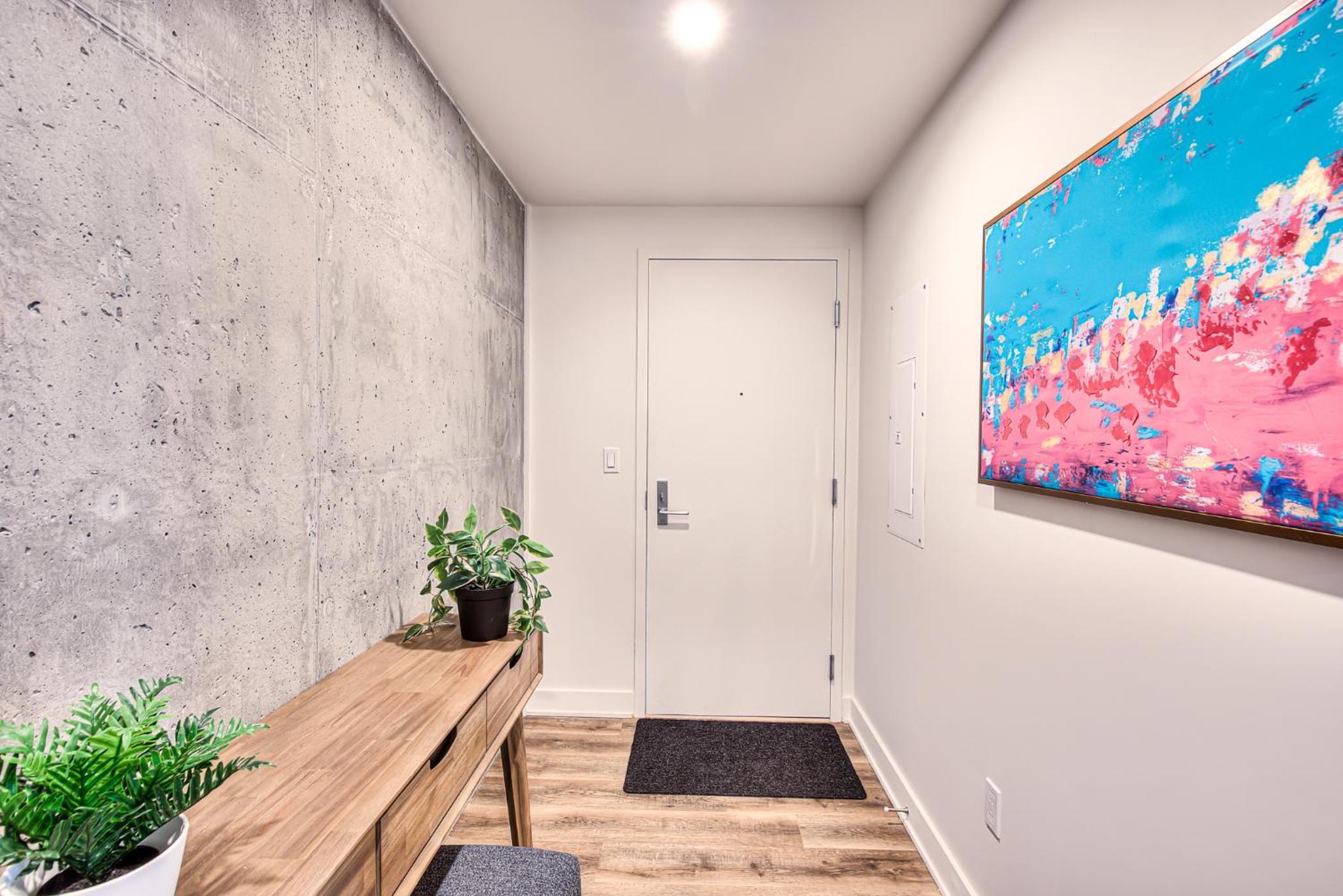 2Br+Gym for VIP Corporate & Students Downtown MTL