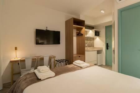 hotel room