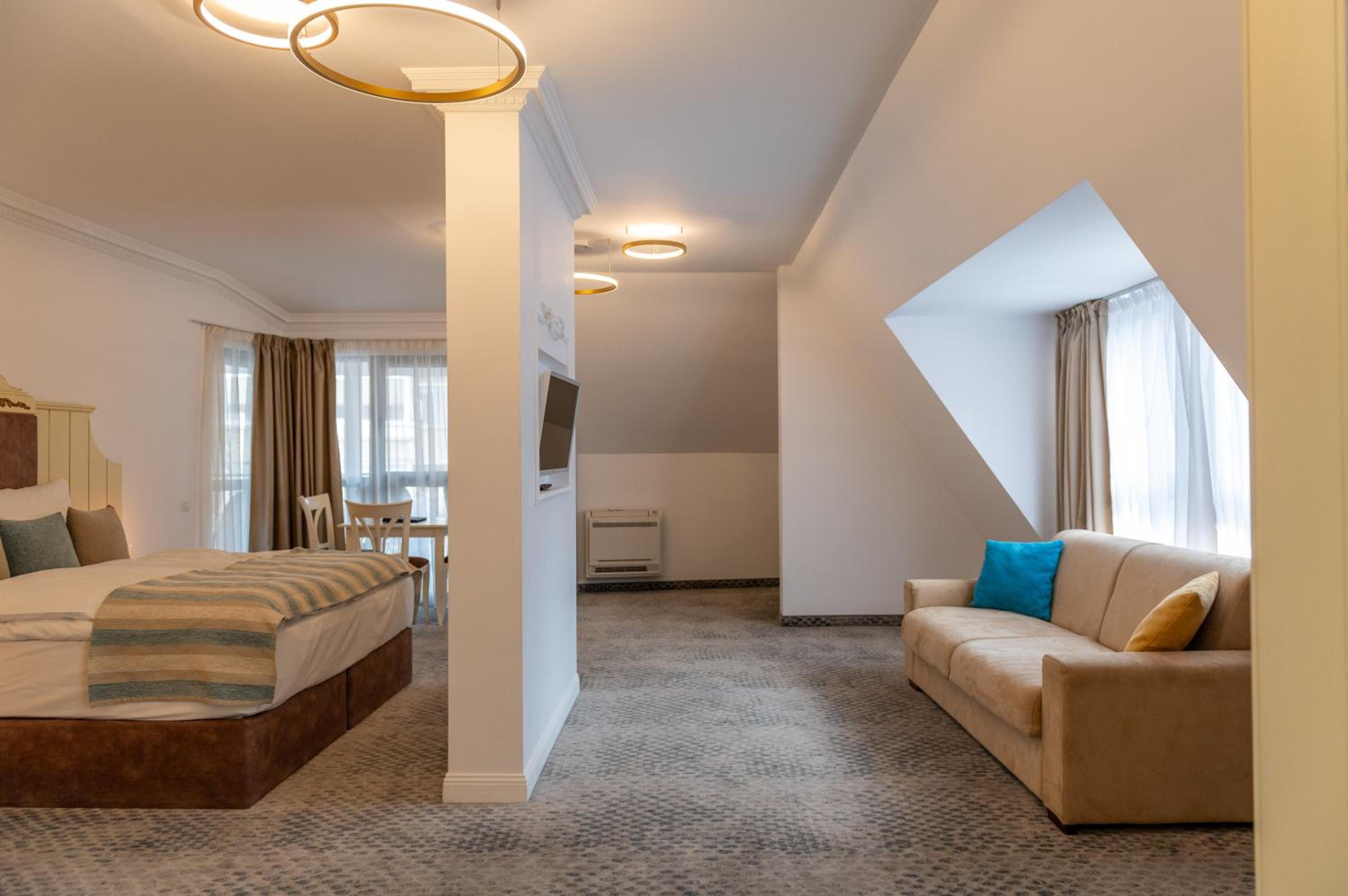 ATLAS HOUSE Luxury Suites