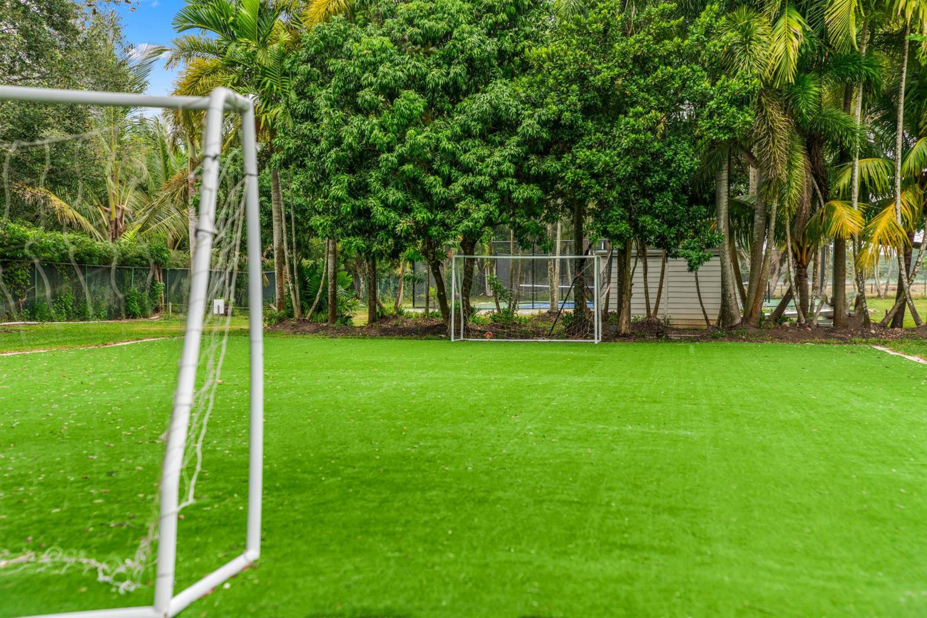 5-Acre Event Oasis, Heated Pool, Games and Sports Haven L50
