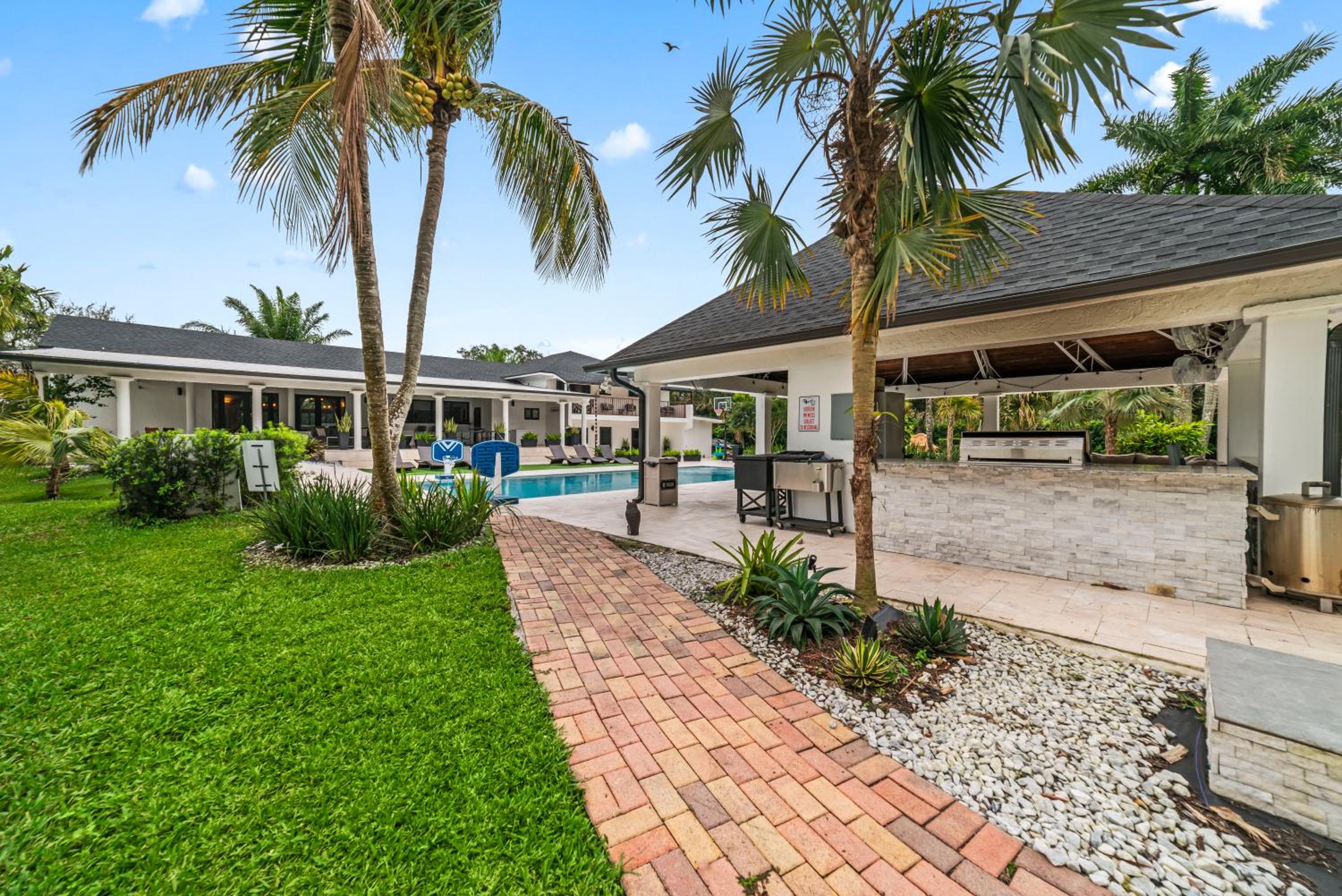 5-Acre Event Oasis, Heated Pool, Games and Sports Haven L50