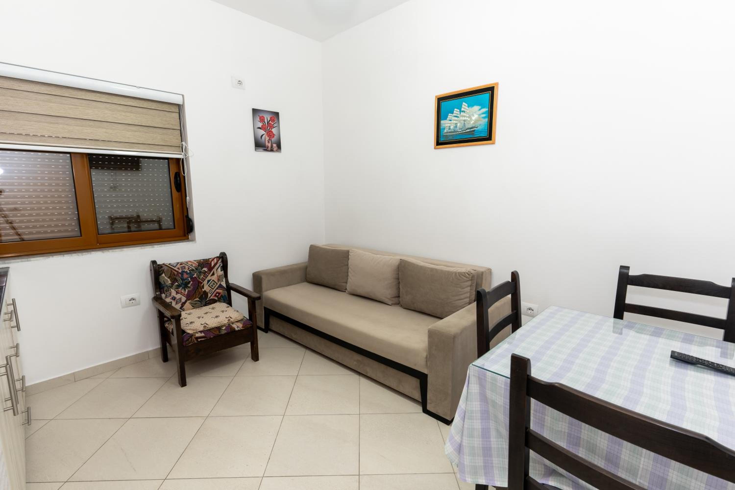 Sheme's Apartments