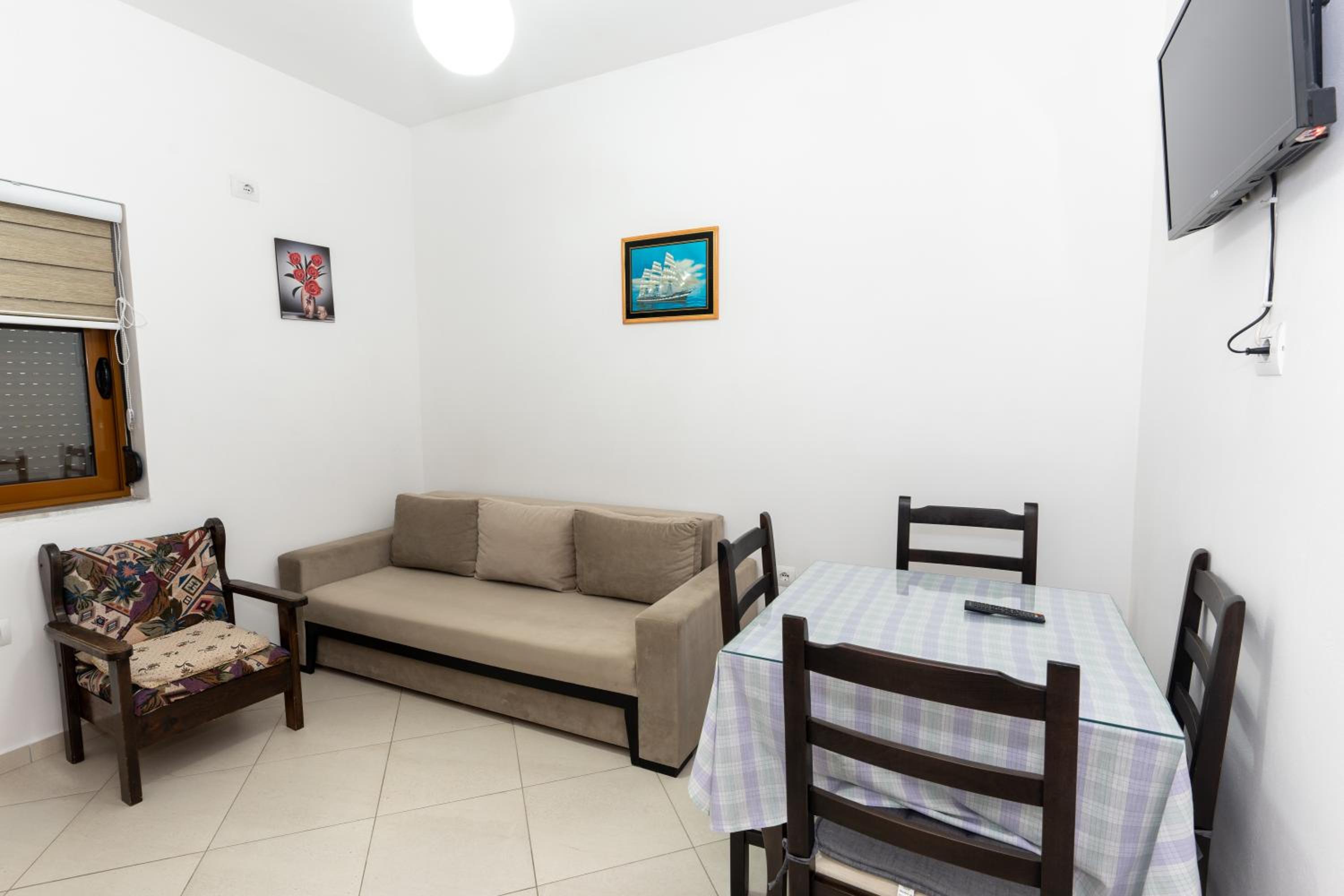 Sheme's Apartments