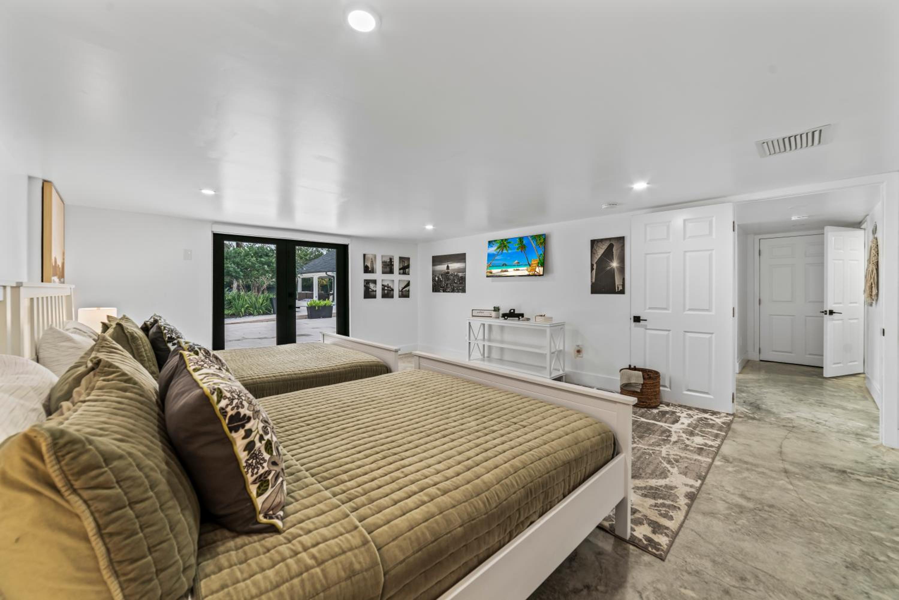 5-Acre Event Oasis, Heated Pool, Games and Sports Haven L50