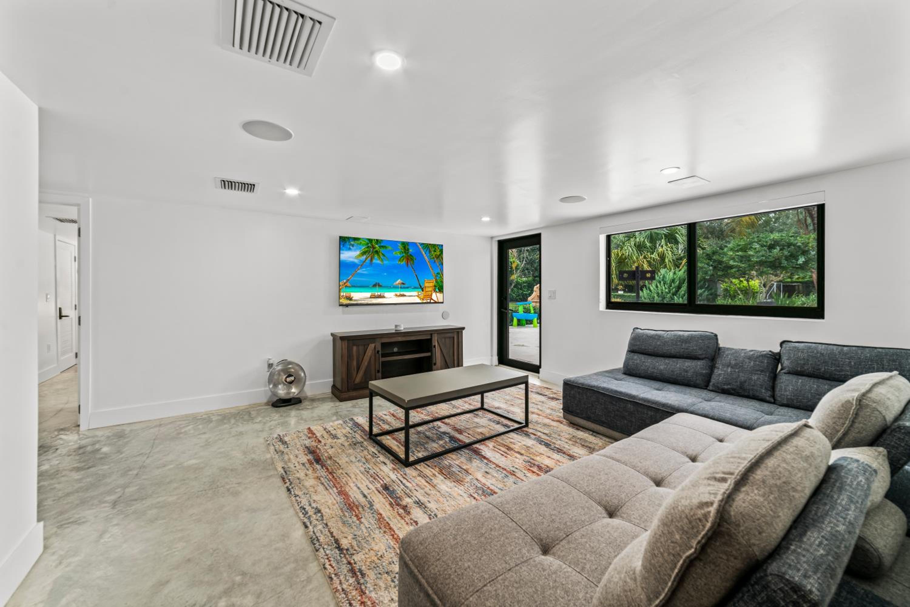 5-Acre Event Oasis, Heated Pool, Games and Sports Haven L50