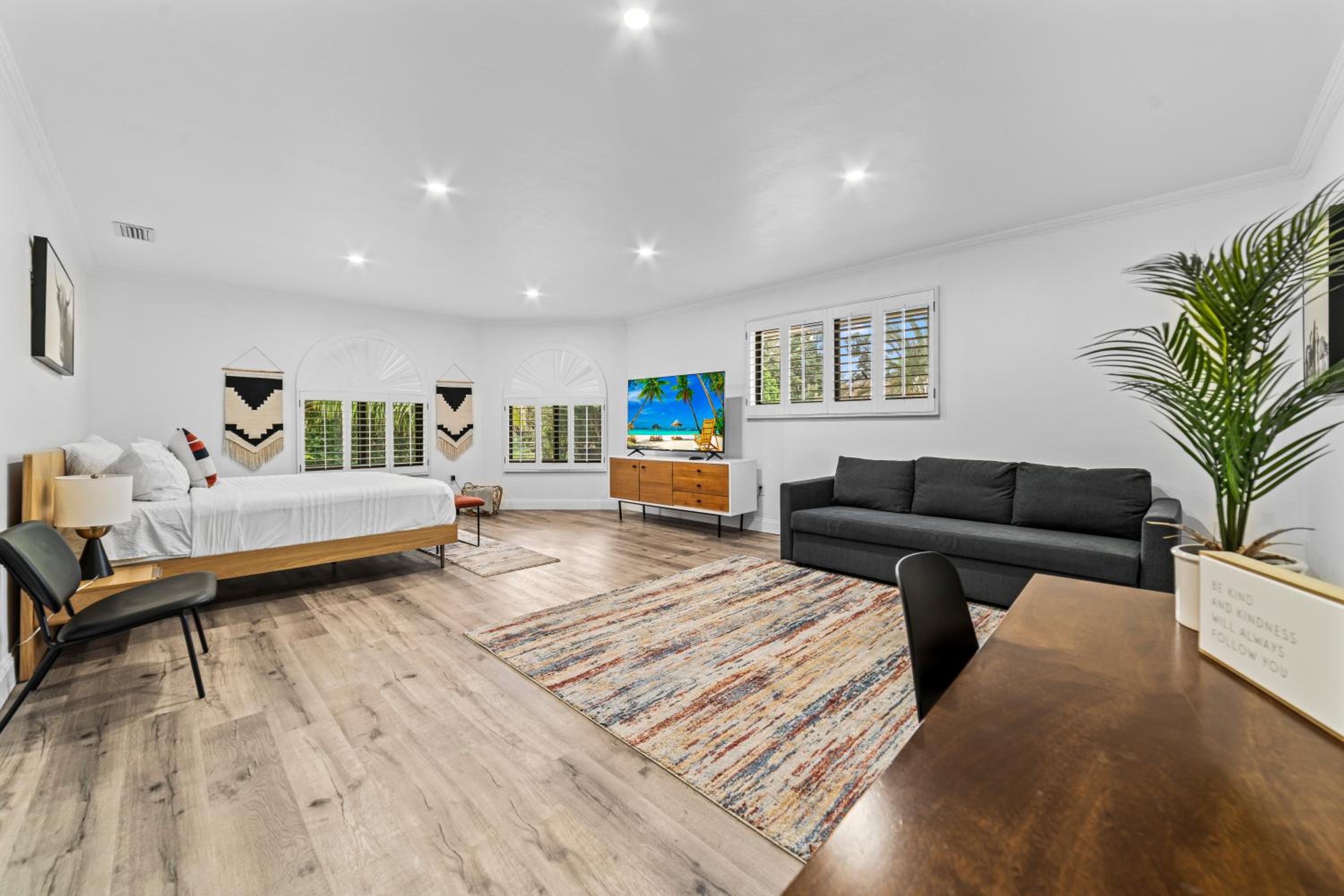 5-Acre Event Oasis, Heated Pool, Games and Sports Haven L50