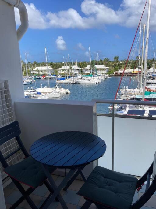 Beau studio vue mer à la Marina view 2