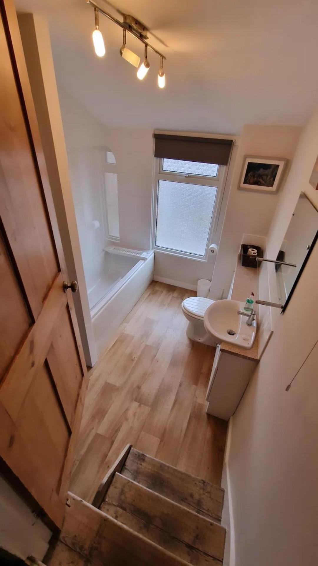 Stamford - 2 bed terrace house view 3