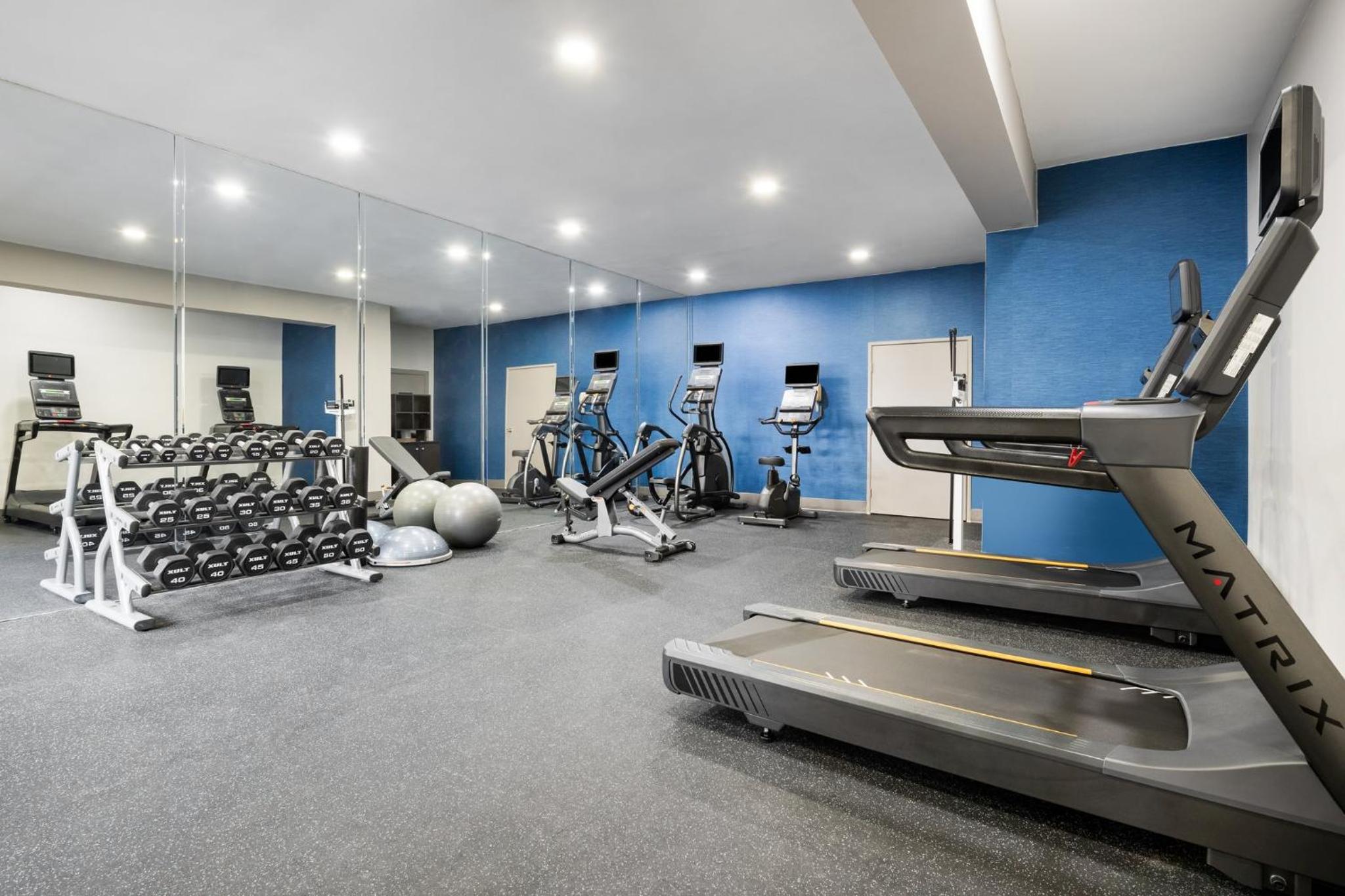 Holiday Inn Express Simi Valley, an IHG Hotel - Property Image 22