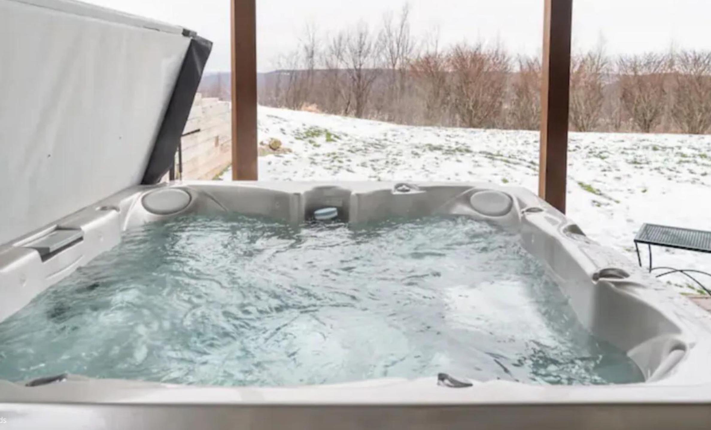 HUGE 5BR lake view/hot tub/gym/pools on Mtntop view 3