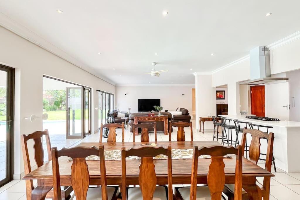 Luxurious, spacious & central view 4