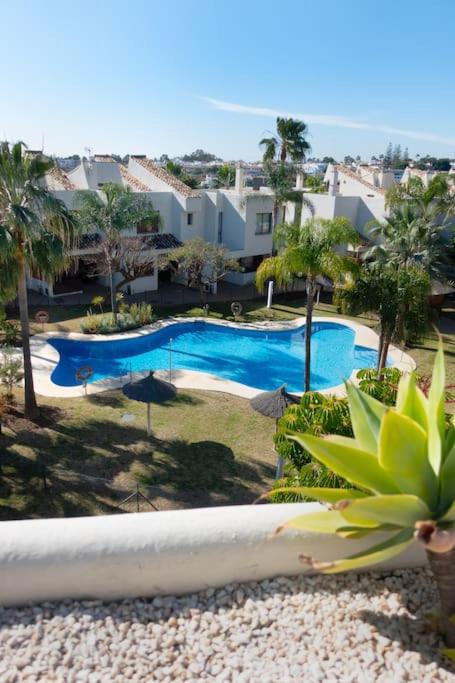 Stunning 2 BD Townhouse by Hostlovers view 5