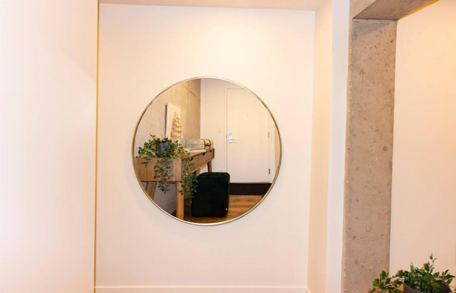 2Br+Gym for VIP Corporate & Students Downtown MTL
