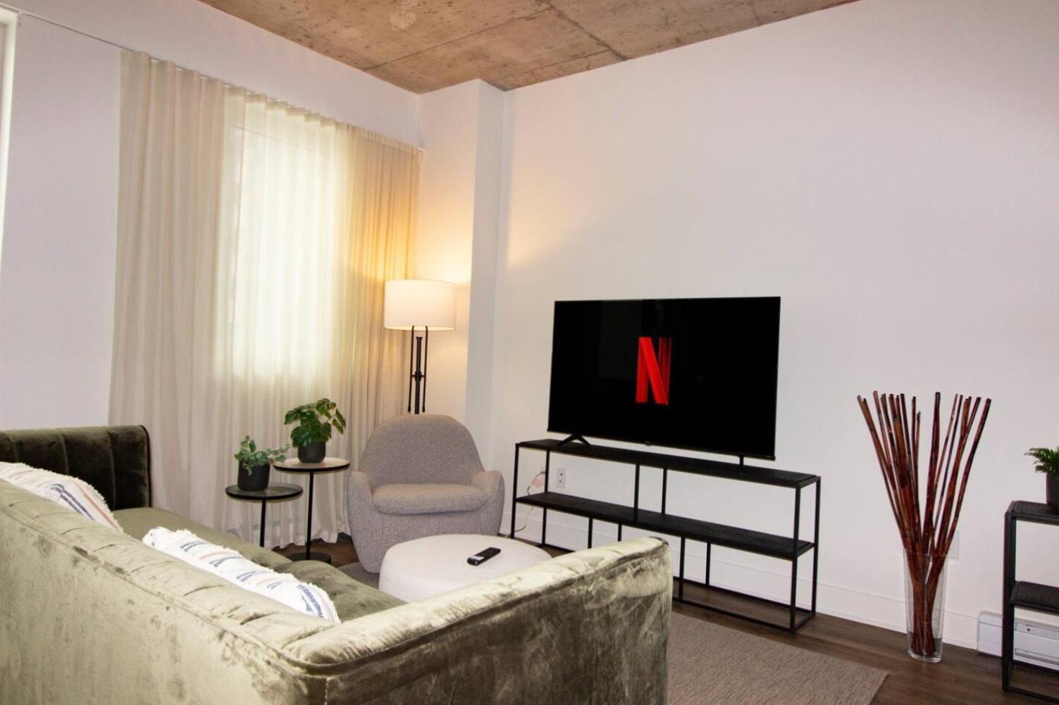 2Br+Gym for VIP Corporate & Students Downtown MTL