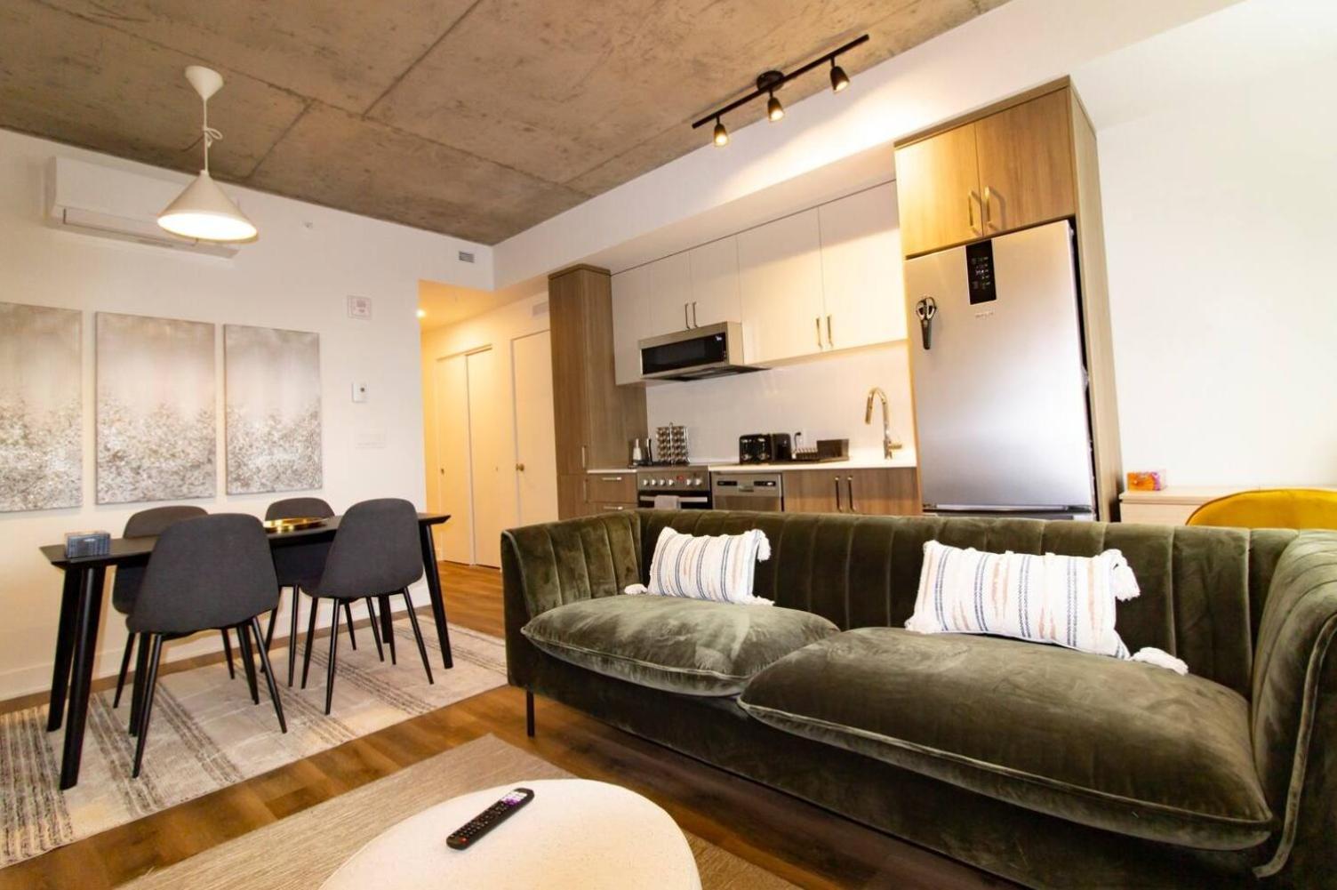 2Br+Gym for VIP Corporate & Students Downtown MTL