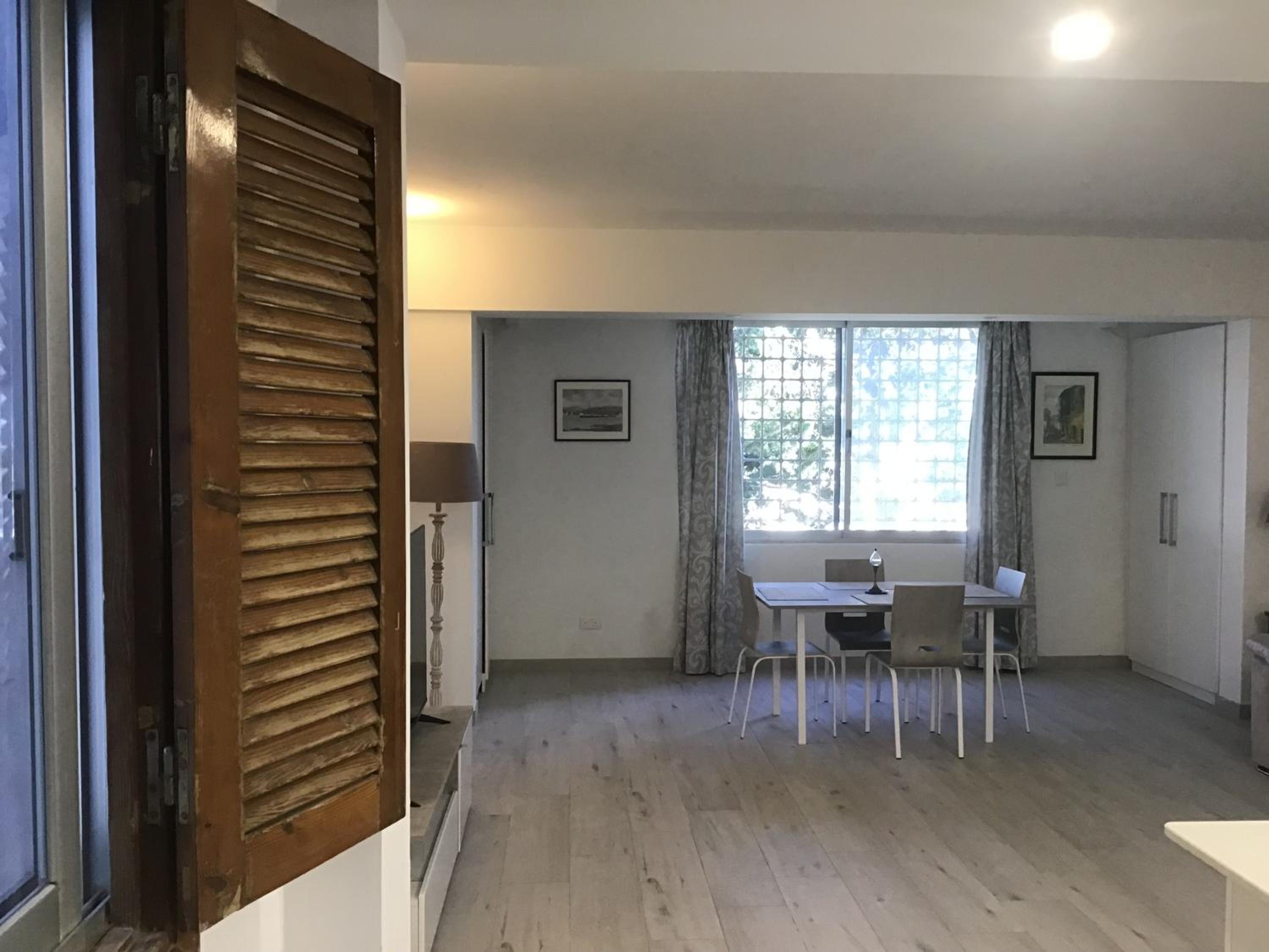 Bahar ic-Caghaq Apartment with private drive-in, equidistant from Sliema and St. Paul's Bay photo 5