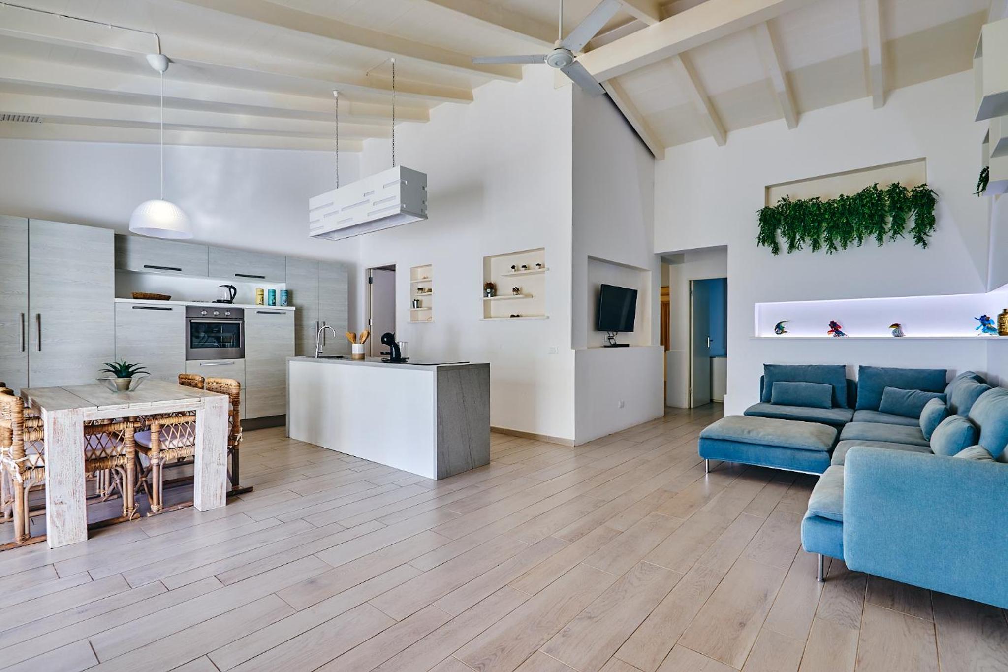 Beach Villa - By Bobbywashere