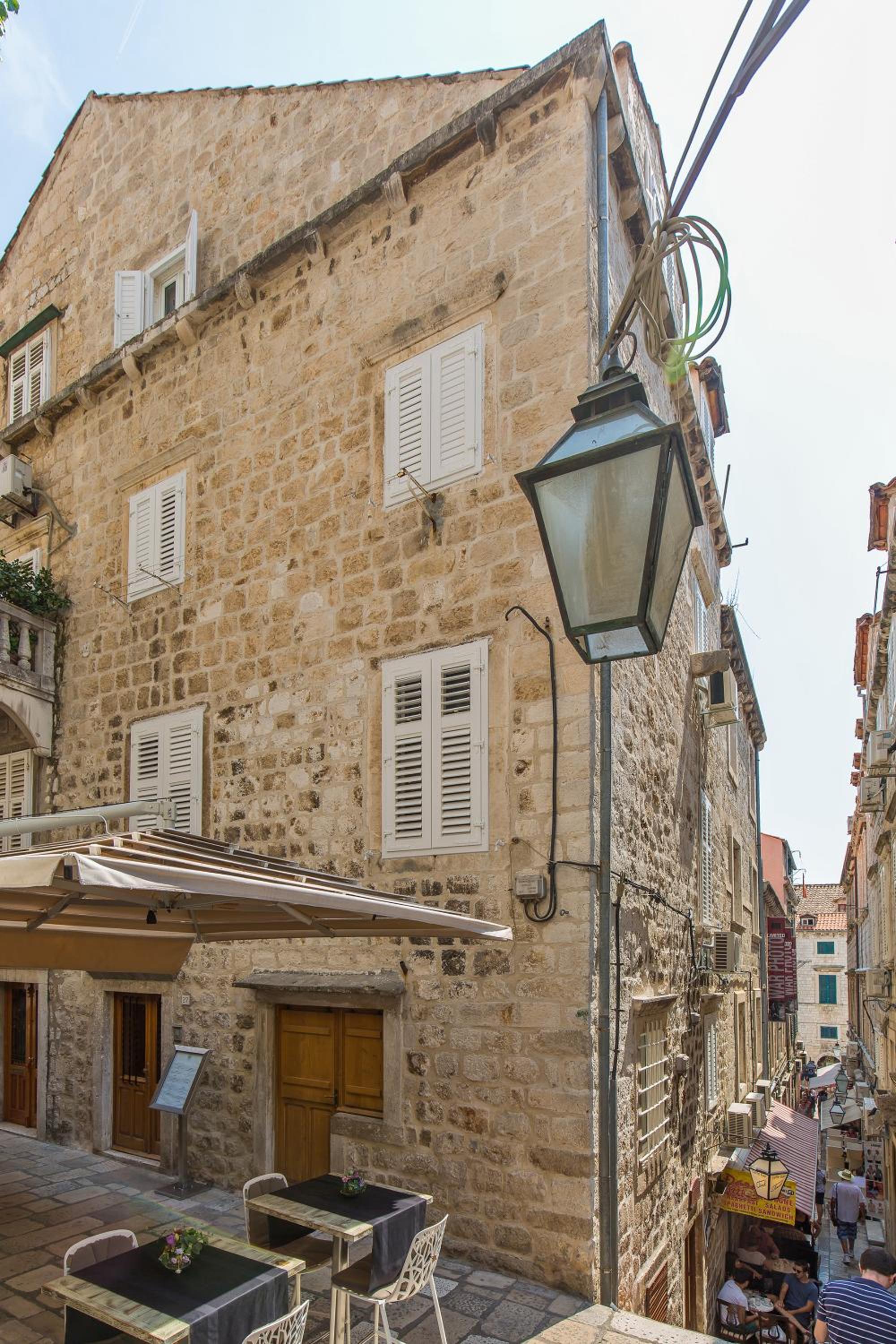 Hotel Apartments & Rooms Perla - Image 1