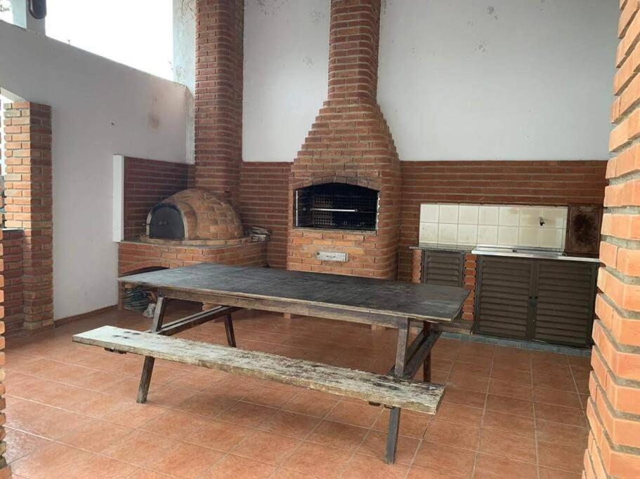 Casa espaçosa garagem para 6 carros