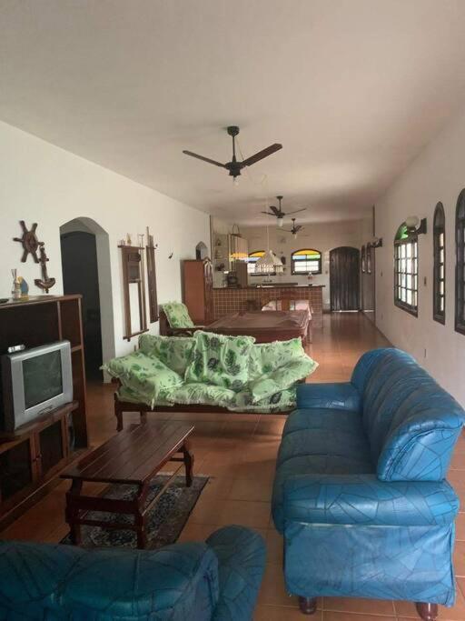 Casa espaçosa garagem para 6 carros