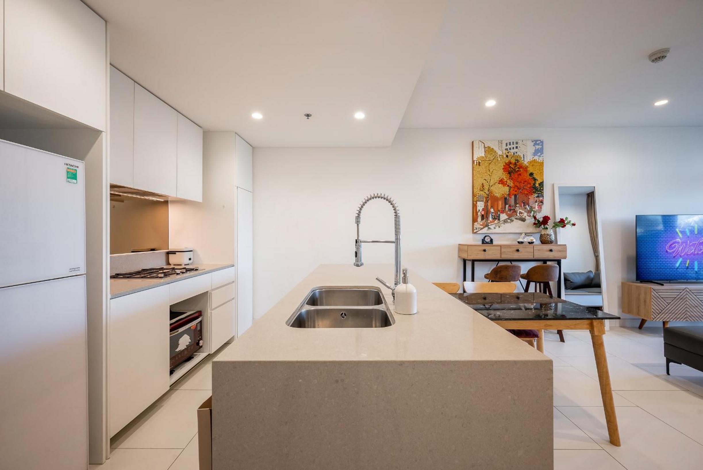 spacious fully furnished condo- short drive