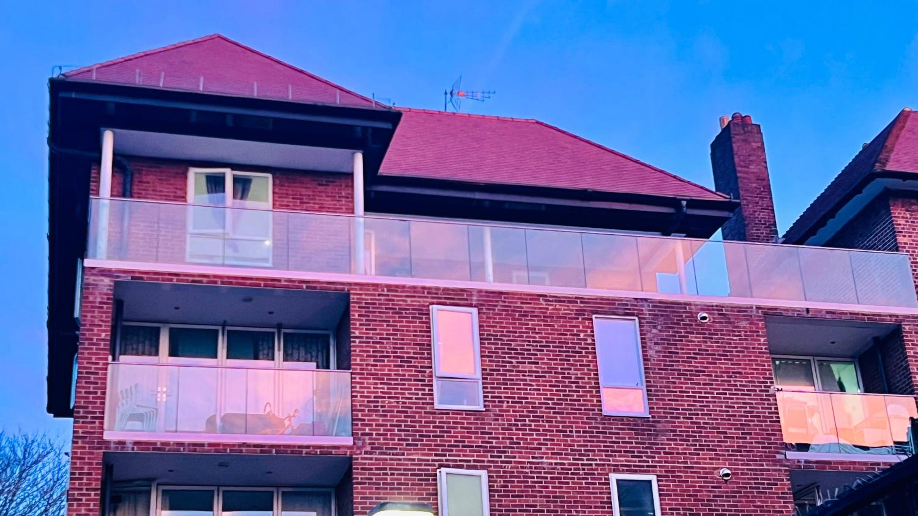 City view Sunset Luxurious Apartment in London Zone-1 Including one Family twin Room with its Own Stunning Private Terrace