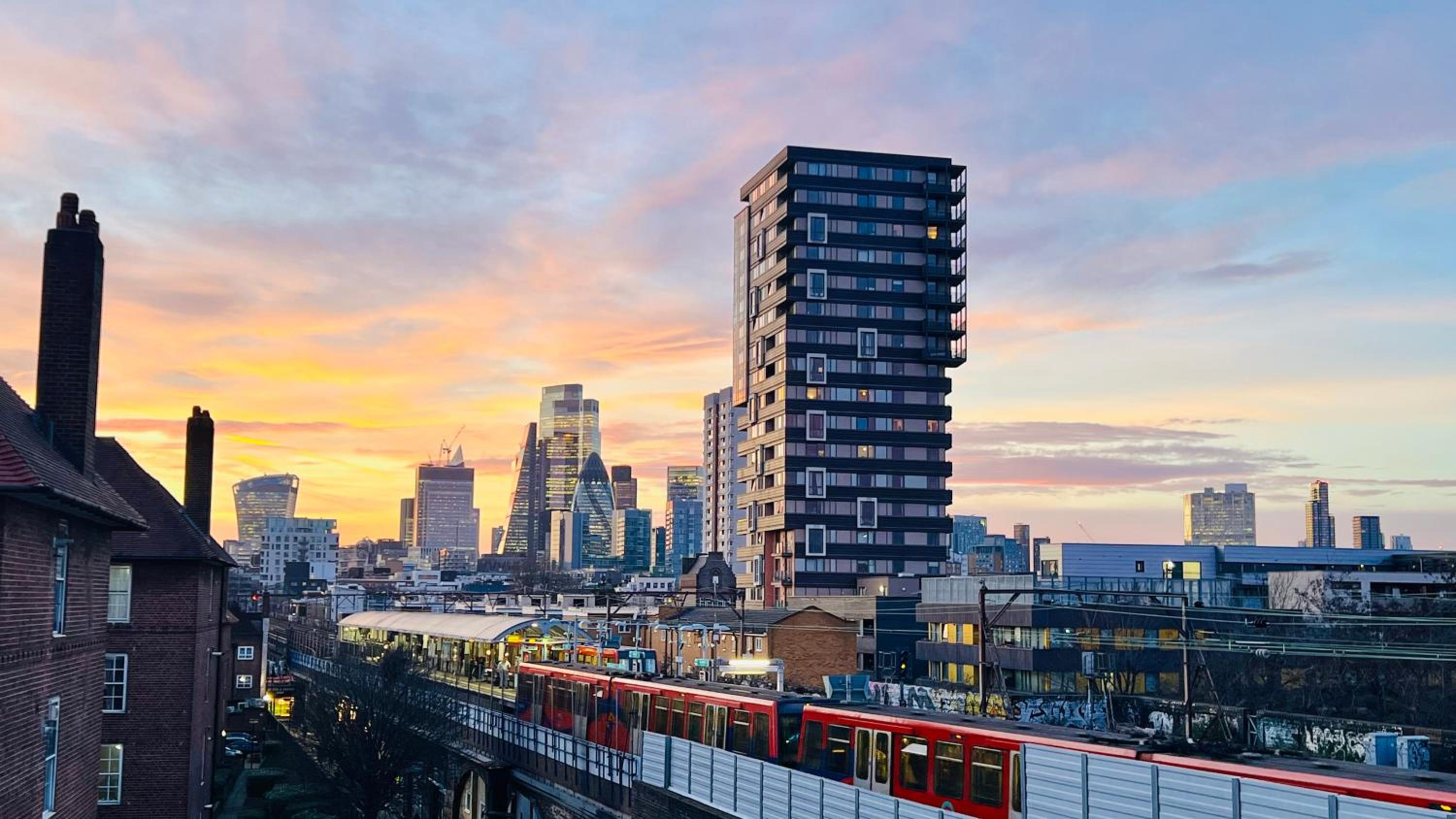 City view Sunset Luxurious Apartment in London Zone-1 Including one Family twin Room with its Own Stunning Private Terrace
